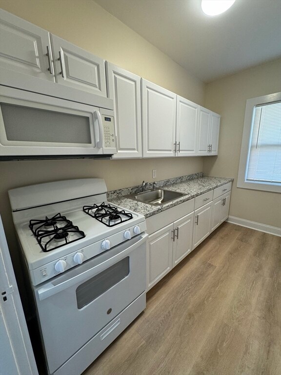 Building Photo - 180 Richmond St