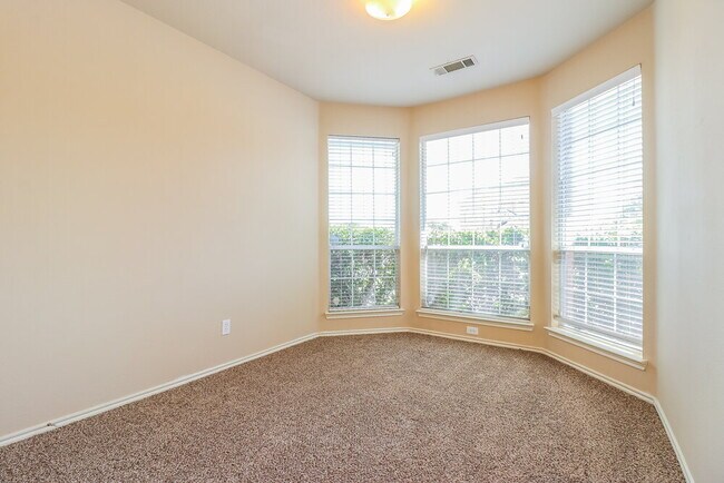 Building Photo - 12817 Dorset Dr