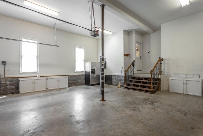 Building Photo - 7448 Miss Madison Way