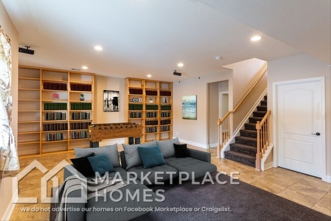 Building Photo - 6293 N Ensenada Ct