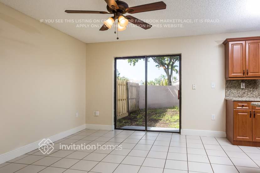 Building Photo - 631 Mulberry Ln