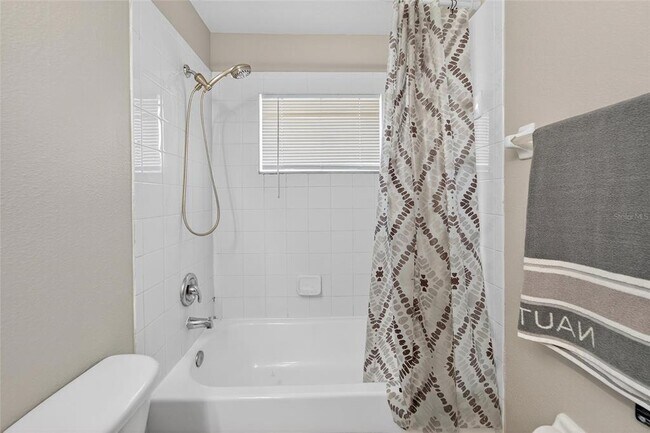 Building Photo - 11812 Lynmoor Dr