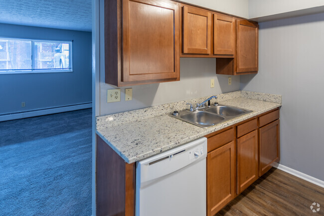 2 BR, 1BA - 1,000 SF - Woodhill Apartments