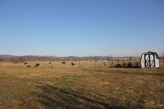 Building Photo - Single-family home for rent in Timberville