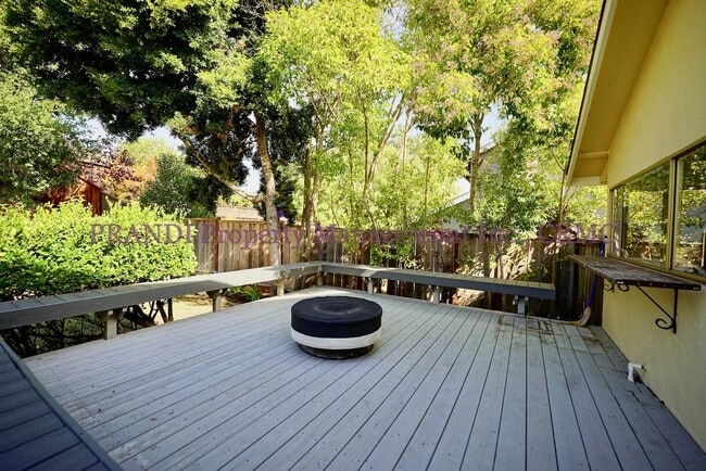Building Photo - Spacious San Marin Home with Pool!