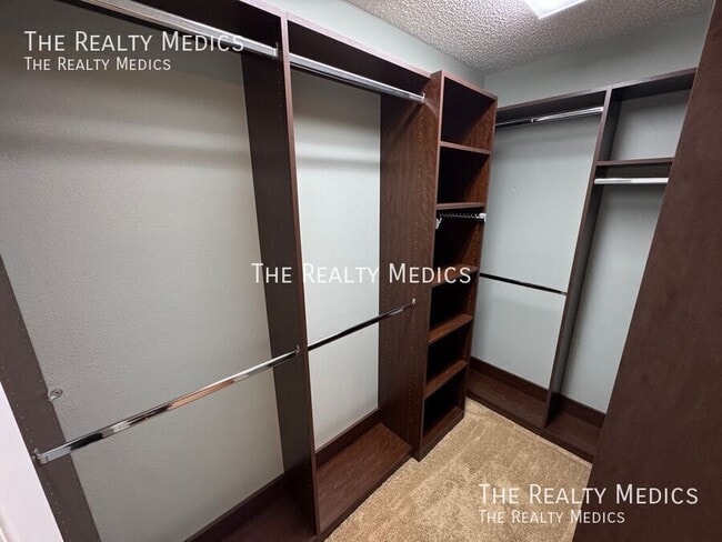 Building Photo - 2938 Daybreak Dr