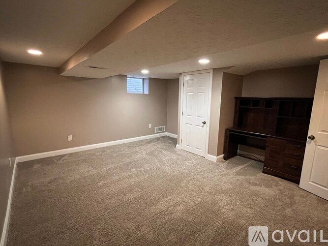 Building Photo - 331 Saint Andrews Dr