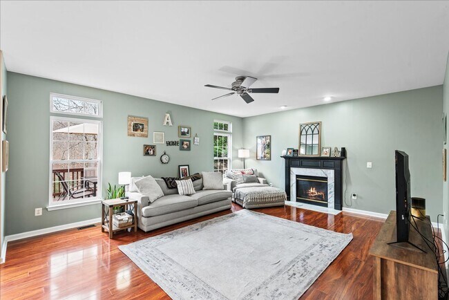 Building Photo - Beautiful 5-bedroom home close to VRE, I-95, shopping and much more!