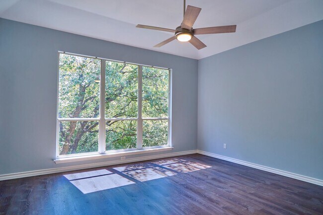 Building Photo - Mission Ridge beauty-4 bedroom 3 1/2 bath-...