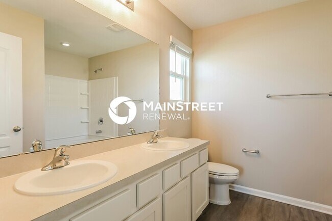 Building Photo - 4 Bedroom Pet-Friendly Home in Green Cove Springs, FL with Main Street Renewal