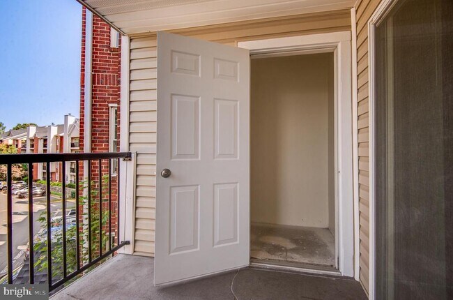 Building Photo - 3313 Wyndham Cir