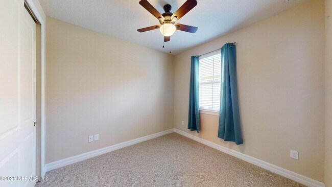Building Photo - 29 Lakefront Ln
