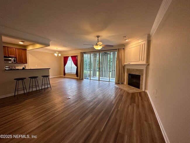 Building Photo - 11197 Castlemain Cir W