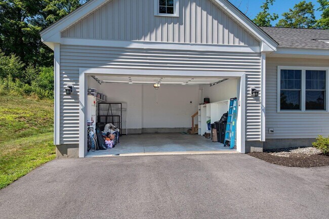 Building Photo - 30 Copley Dr