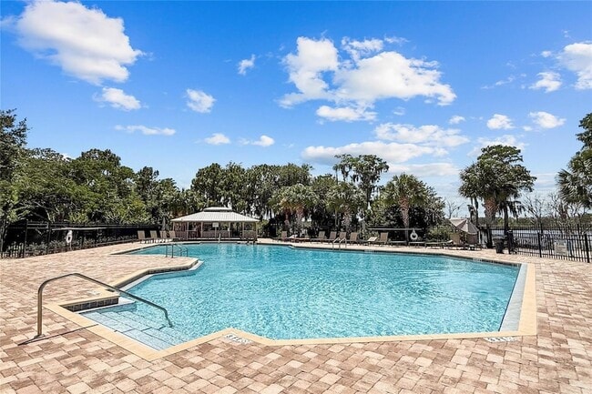 Building Photo - 8394 Lookout Pointe Dr
