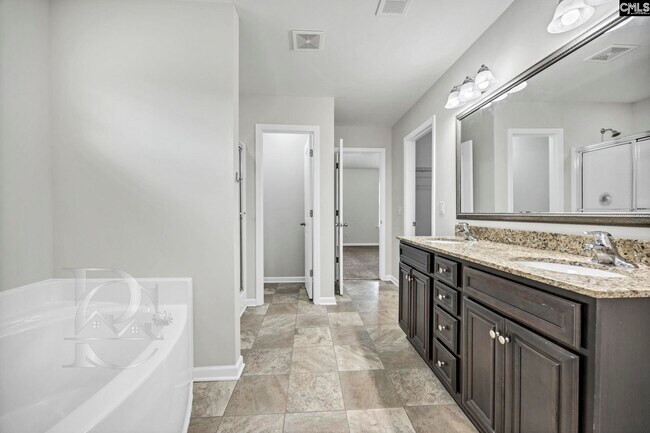 Building Photo - 629 Kimpton Dr