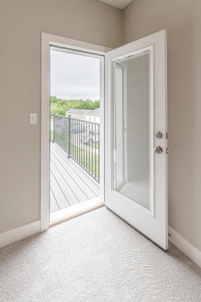 Building Photo - 32 Blue Ridge Rd