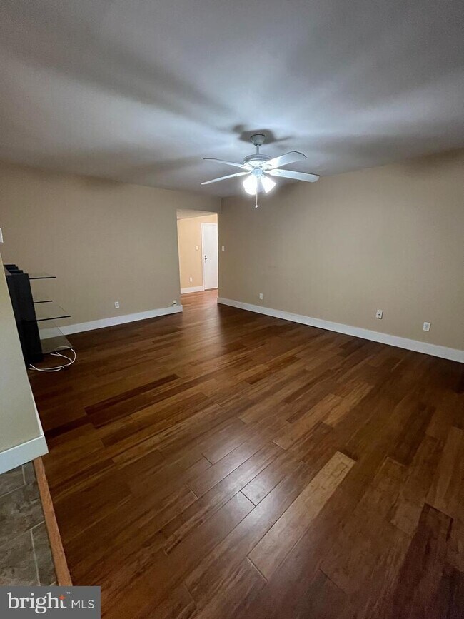 Building Photo - 4000 Gypsy Ln