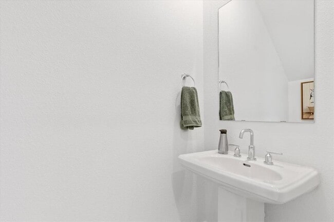 Building Photo - 5200 Jason Dr