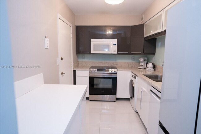 Building Photo - 2501 S Ocean Dr