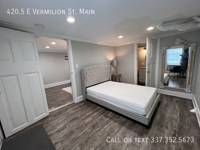 Building Photo - 420.5 E Vermilion St