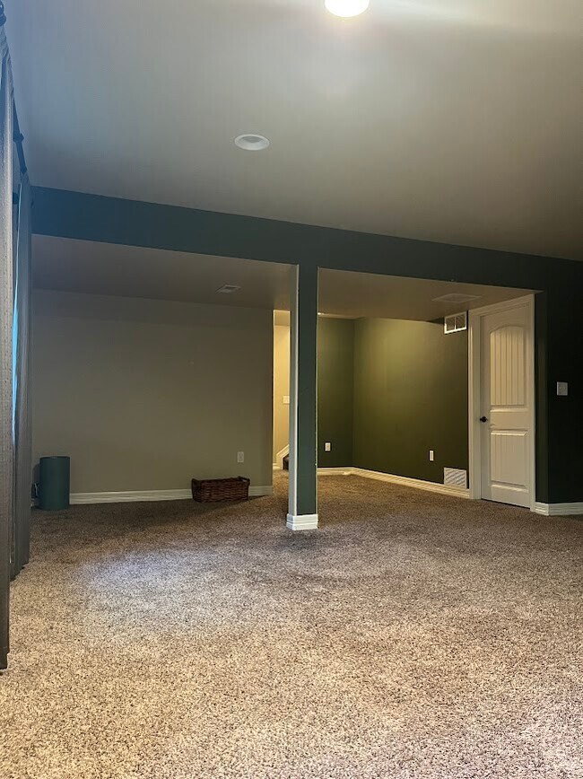 Building Photo - 964 Pyxis Dr