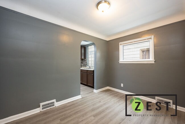 Building Photo - OPEN HOUSE-DECEMBER 19TH! 4PM-4:30PM! Beautiful 3 bedroom 1 Bath