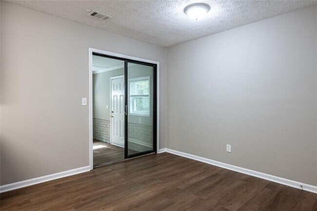 Building Photo - 366 Haymarket Ln