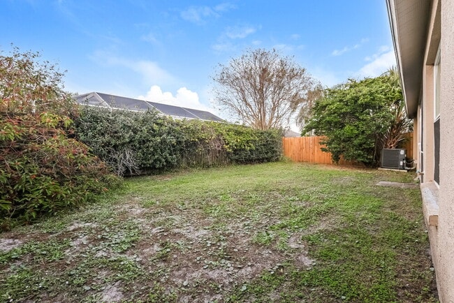 Building Photo - 9919 Stockbridge Dr