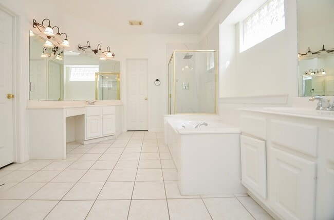 Building Photo - 23615 Banning Point Ct