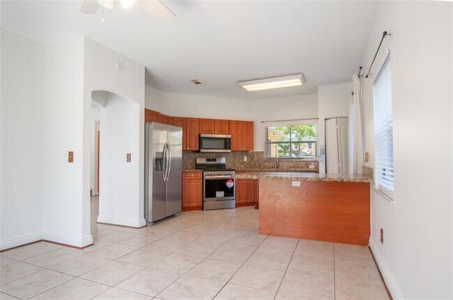 Building Photo - 170 NW 207th Way