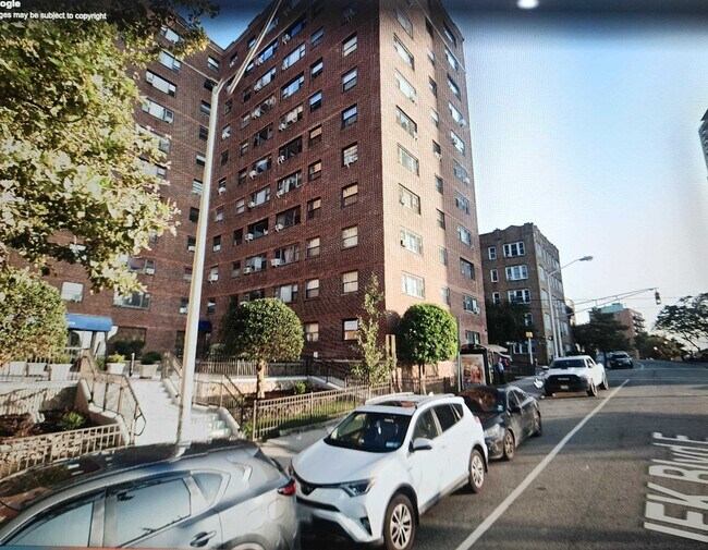 Primary Photo - 6515 JFK Blvd E