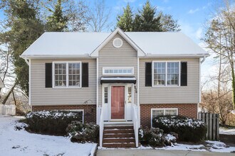 Building Photo - Charming 3 Bedrooms Home in Winston Salem, NC
