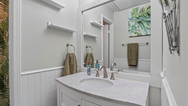 Building Photo - 155 Misty Cove