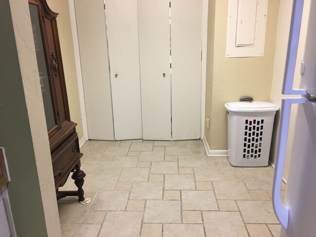 Building Photo - Turkey Creek Condo- Three Bedroom, Two Bath 1840 sf