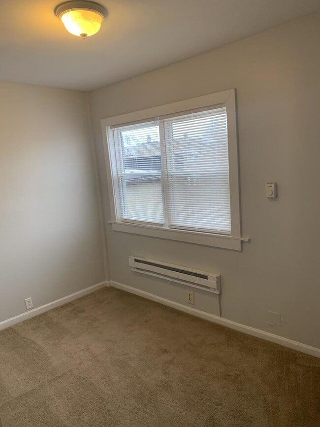 Building Photo - 3038 N Central Ave