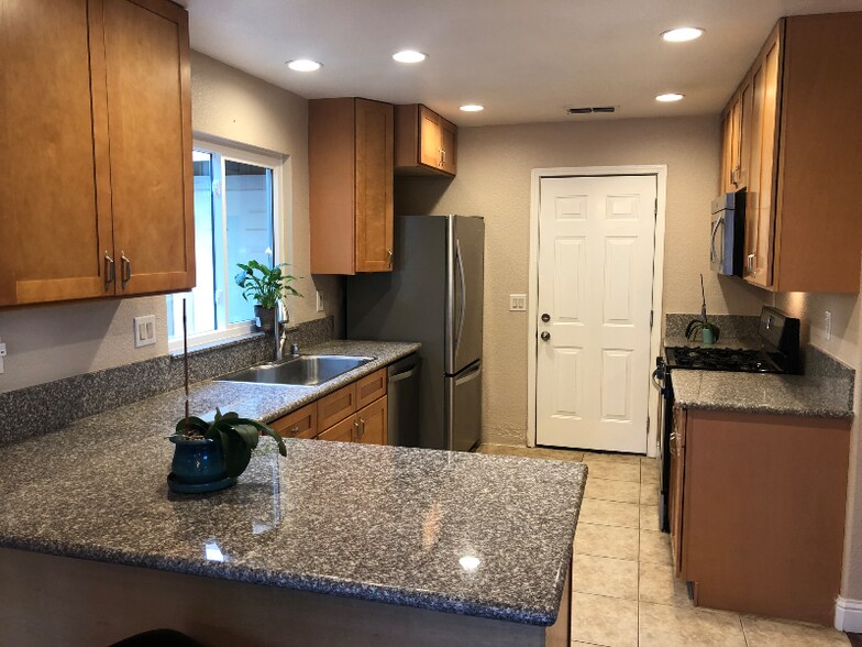 Building Photo - 4648 Winter Oak Way
