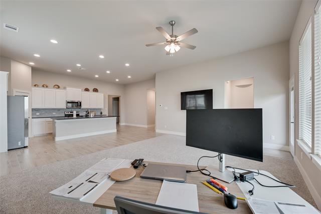Building Photo - 5016 De Berry Ln