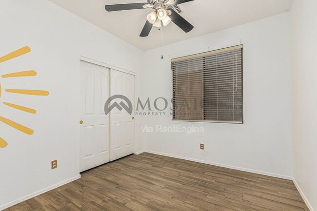 Building Photo - 105 E Piccolo Ct