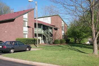 Primary Photo - Colony Manor Apartments