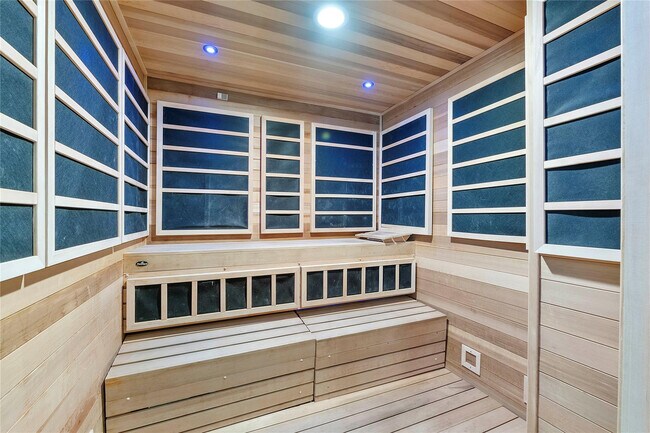 Building Photo - 625 Casa Loma Blvd