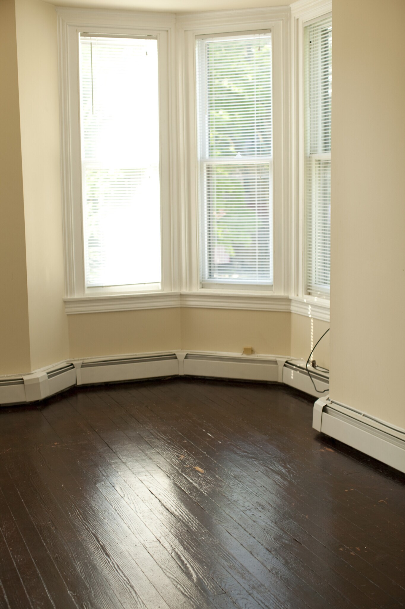 Building Photo - 208 Summit Ave