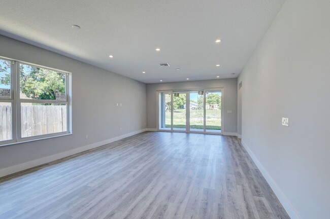 Building Photo - Modern 3/2 Home w/ garage for Rent- Delray...