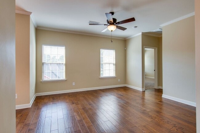 Building Photo - Fantastic brick home located just minutes ...