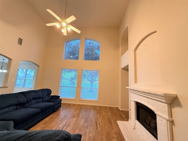 Building Photo - 2144 Brittany Colony Dr