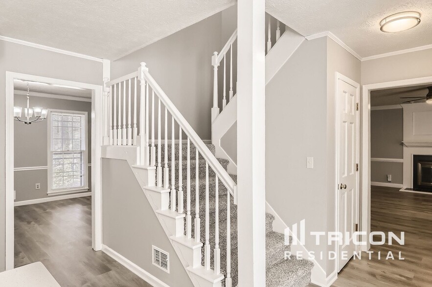 Building Photo - 4809 Glenwhite Dr