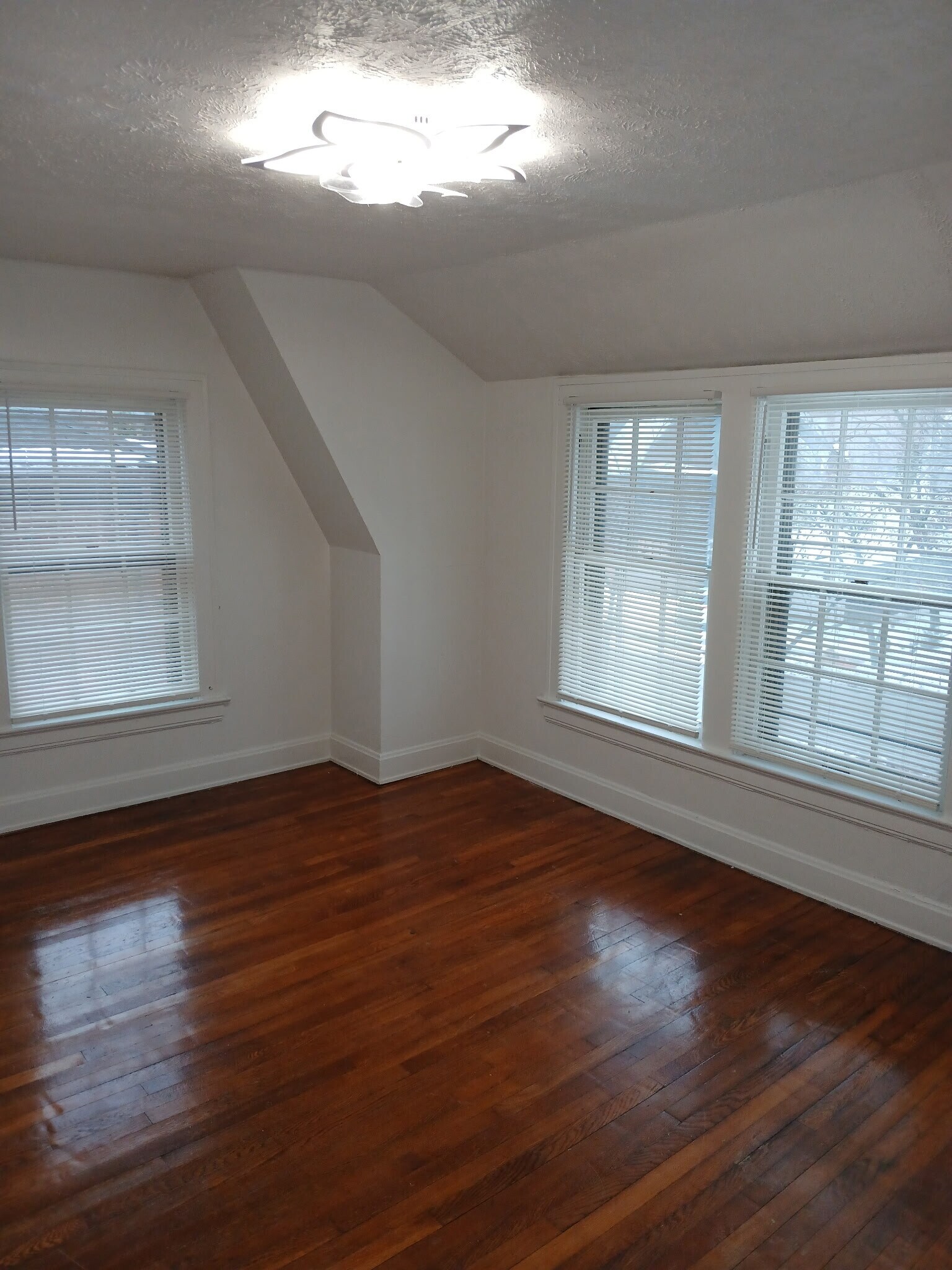 Building Photo - 3520 Ingleside Rd