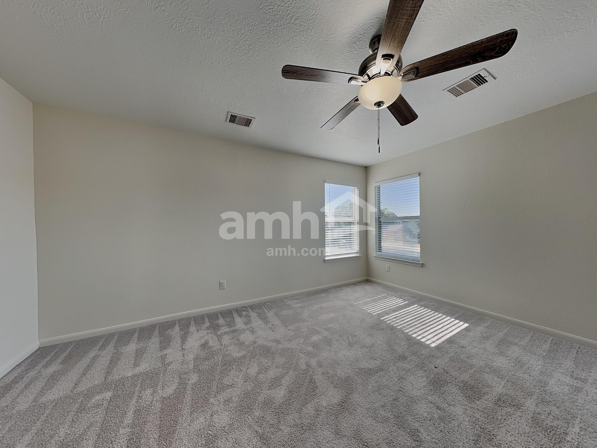 Building Photo - 18735 Westgate Park Dr