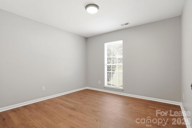 Building Photo - 13114 Woodland Farm Dr