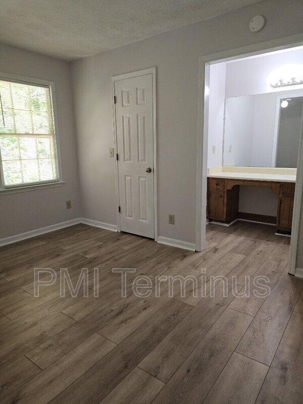 Building Photo - 5227 Ridge Forest Dr